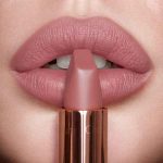 آرايش لب رژلب جامد
